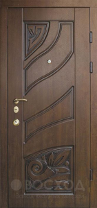Фото стальная дверь Трёхконтурная дверь с зеркалом №9 с отделкой Ламинат